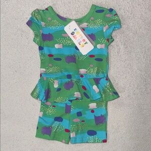 🛍NWT 🛍 PRETTY Little GIRLS OUTFIT SIZE 6-12 MONTH 🛍